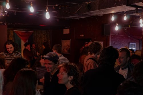 gaza soup kitchen crowd