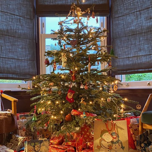 Wrapped up in Books episode 25-12-16