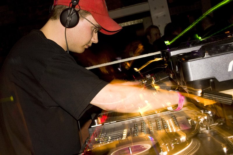 radio clash launch night 4 - DJ DForm