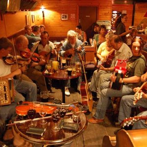 The Long Barrow: Scottish Traditional on 10/03/2026 from 12:00-14:00